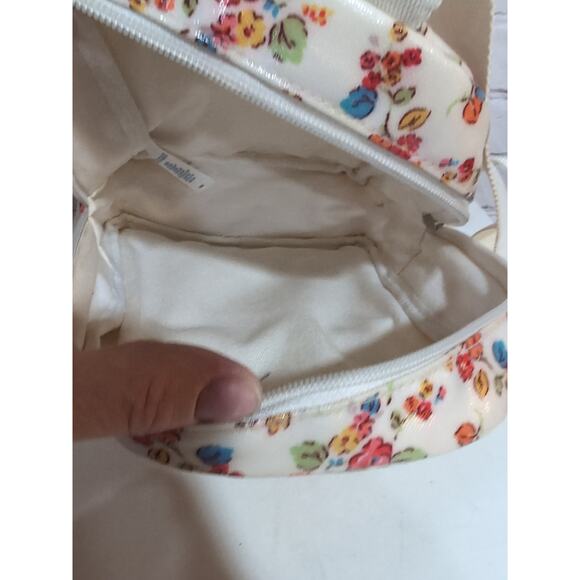 Cath Kidston Kids Mini Backpack Floral Oilcloth PVC Coated Rucksack Cream Flower - Picture 13 of 13